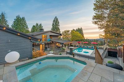 Grouse Cheerful large private bedroom, bath, shared deck, pool, hot tub