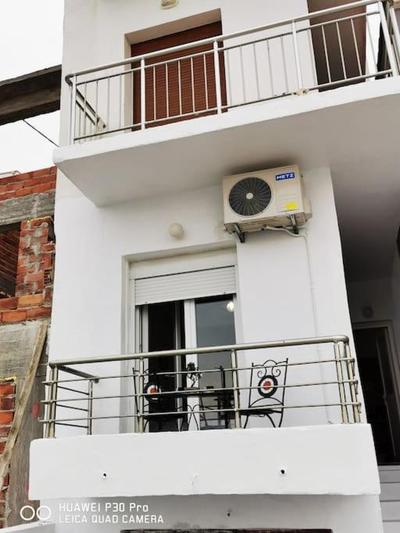 Vicky's Apartment (5m from sea)