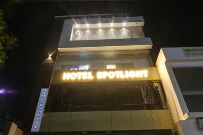 Townhouse Hotel Spotlight
