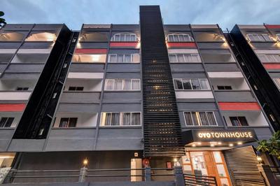 Townhouse Century Hotel