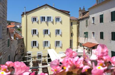 Aspalathos Residence