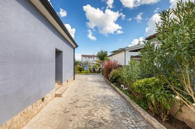 Lovely house with garden near city centre