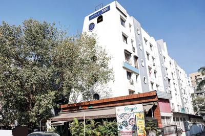 Super Townhouse OAK Gharonda Residency Near Sant Tukaram Nagar Metro Station