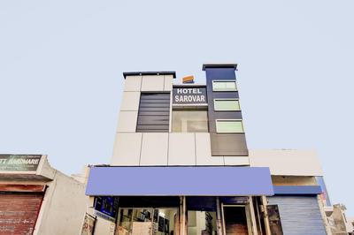 Hotel O Sarovar