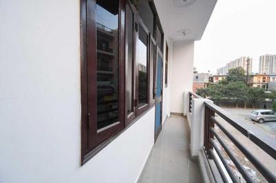 Hotel O Krishna Residency Inn Near Noida Sector Metro Station