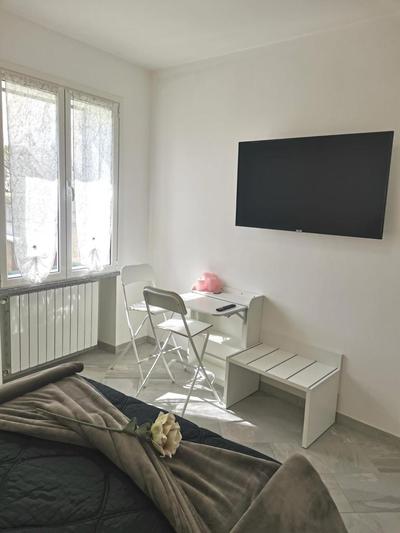 LONATE ROOM
