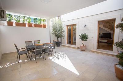 Holiday home Camellia