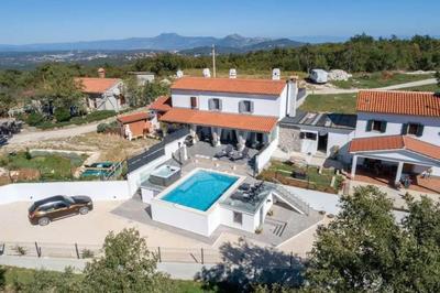 Villa LULU with heated pool, sauna & hot tub
