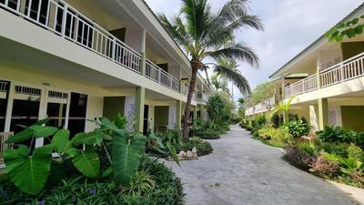 Arkbar Beach Club & Resort