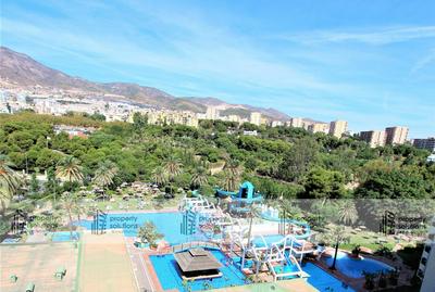 812 BENALBEACH. 1ºLinea de Playa. Vistas a la piscina y la montaña.