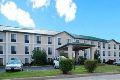 Ark Suites By OYO Jonesboro I-555