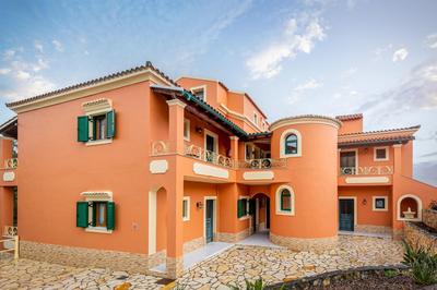 Lola's Luxury Apartments