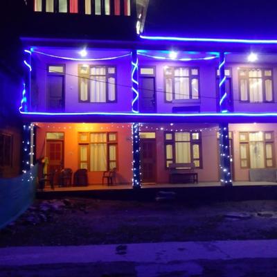 New Lee Nest Family House & Restaurant