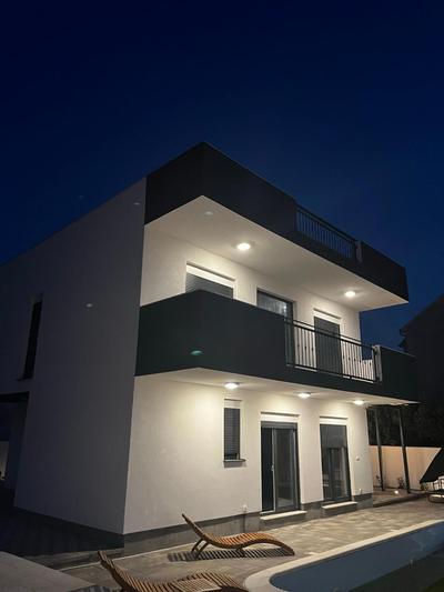 LuxVilla AURORA