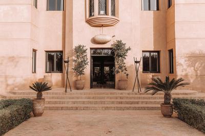 Villa Singulière By Louhou Collection