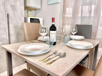 Elegant Apartment- 8 mins walk to center - Free Parking