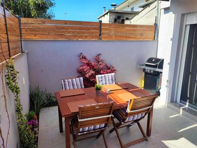 Pop Villa Sleeps 3 with Pool