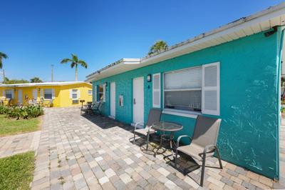 Cottage Bungalow Near Beach! King Bed with Pool & BBQ