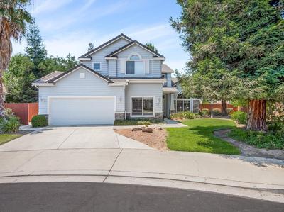 Home oasis with sauna, jacuzzi, pool & heated gazebo!