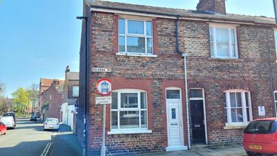 Charming Terrace Steps from City Walls and River