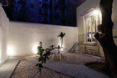 Patio Apartment near metro & Acropolis