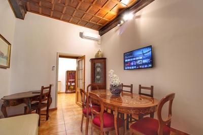 Biscione Large Apartment - Campo de Fiori by YourHost