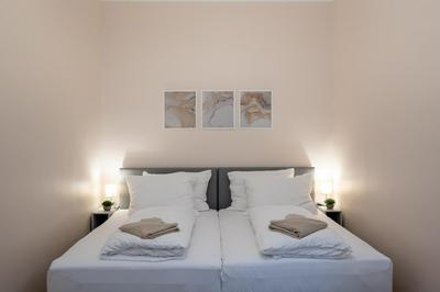 Spacious Prater Apartment l AC l Sleeps 4