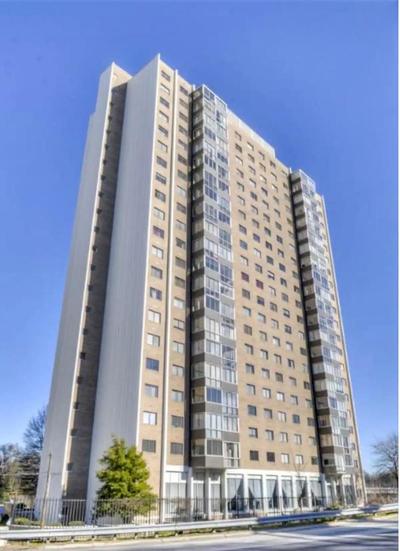 Highrise luxury two bedroom condo in Downtown Atlanta within minutes!!