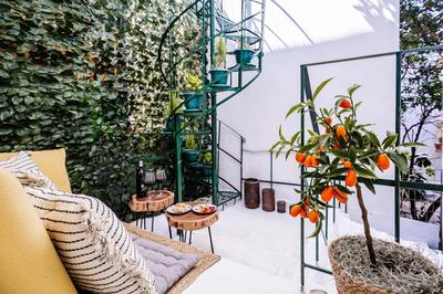 Deviazi 4 - Charming Apartment for 2 in the Heart of the City-5 Minutes from the beach