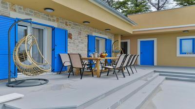 Villa RE with pool and spa