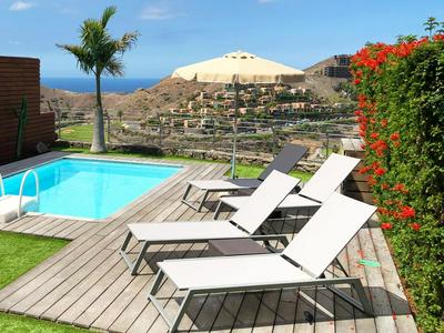 Amazing sunset golf-course villa for up to 7