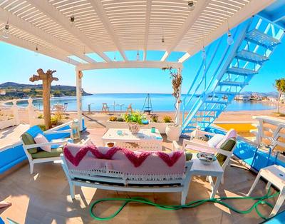 Beach Studio - Sleeps 2 & Private Ocean Terrace