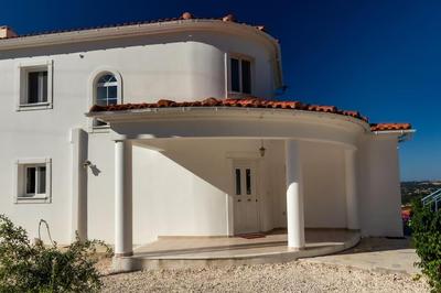 Villa Anna Margarita, beautiful modern villa with far reaching sea views