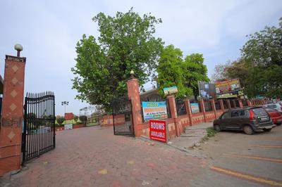 Hotel Mukund Priya- Near Krishna Janam Bhoomi