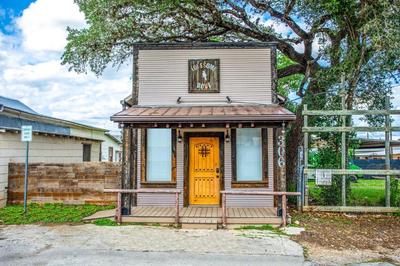 Lonesome Dove Bandera Cabin