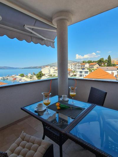 Modern apartments near the sea-Miše