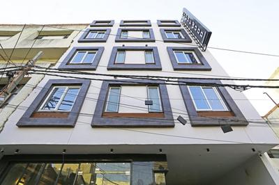 Hotel Applewood Residency - Offering Free Airport Drop