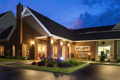 MainStay Suites Appleton Airport - Fox River Mall Area