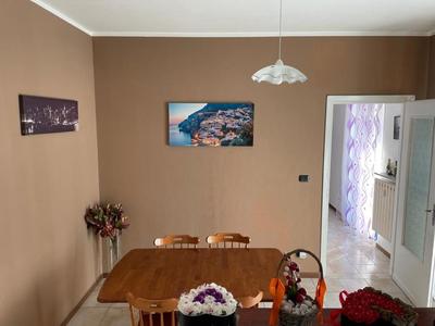 Appartamento con tre camere - Zona Centrale