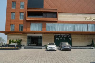 Hotel Tulips Grand
