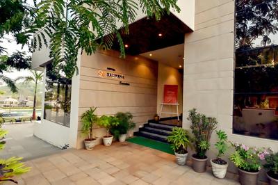 Hotel Sadhana Executive
