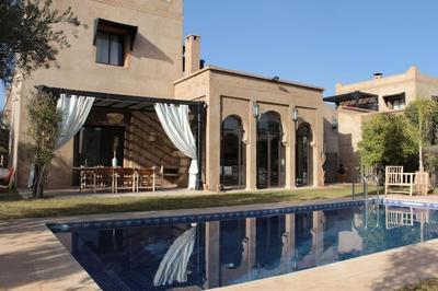 Villa Ily Marrakech Oasis privée avec piscine chauffée et panorama Atlas