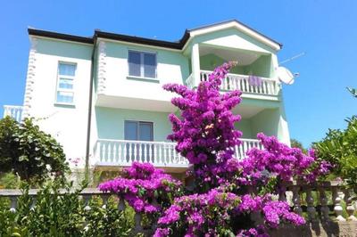 Lacus - home with a view