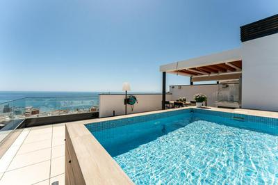 Penthouse Middel Views