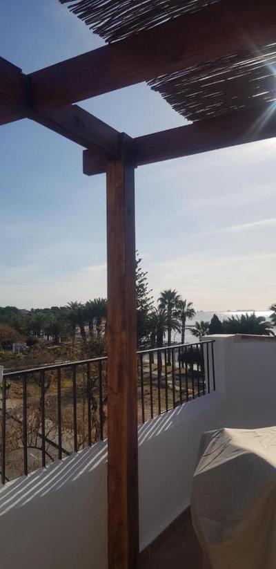 Junto a la playa y vistas al mar