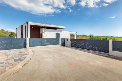 Villa GROFICA - luxury and romance with heated pool, jacuzzi, tavern and proximity to the sea, Pula - Istria