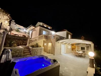 Villa FJERA - sea view, hot tubs, terrace, BBQ