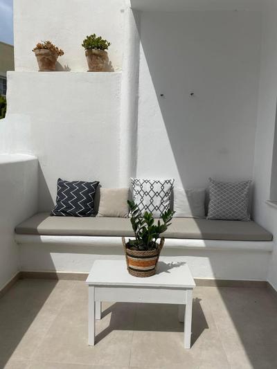 Konstantza's Elegant Apartment