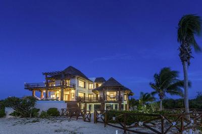 DK Luxury Ocean Front Villa - Adults Only