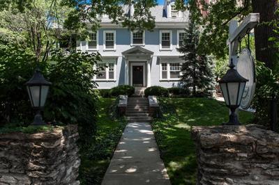 Kathryn Winstead at Southmoreland on the Plaza